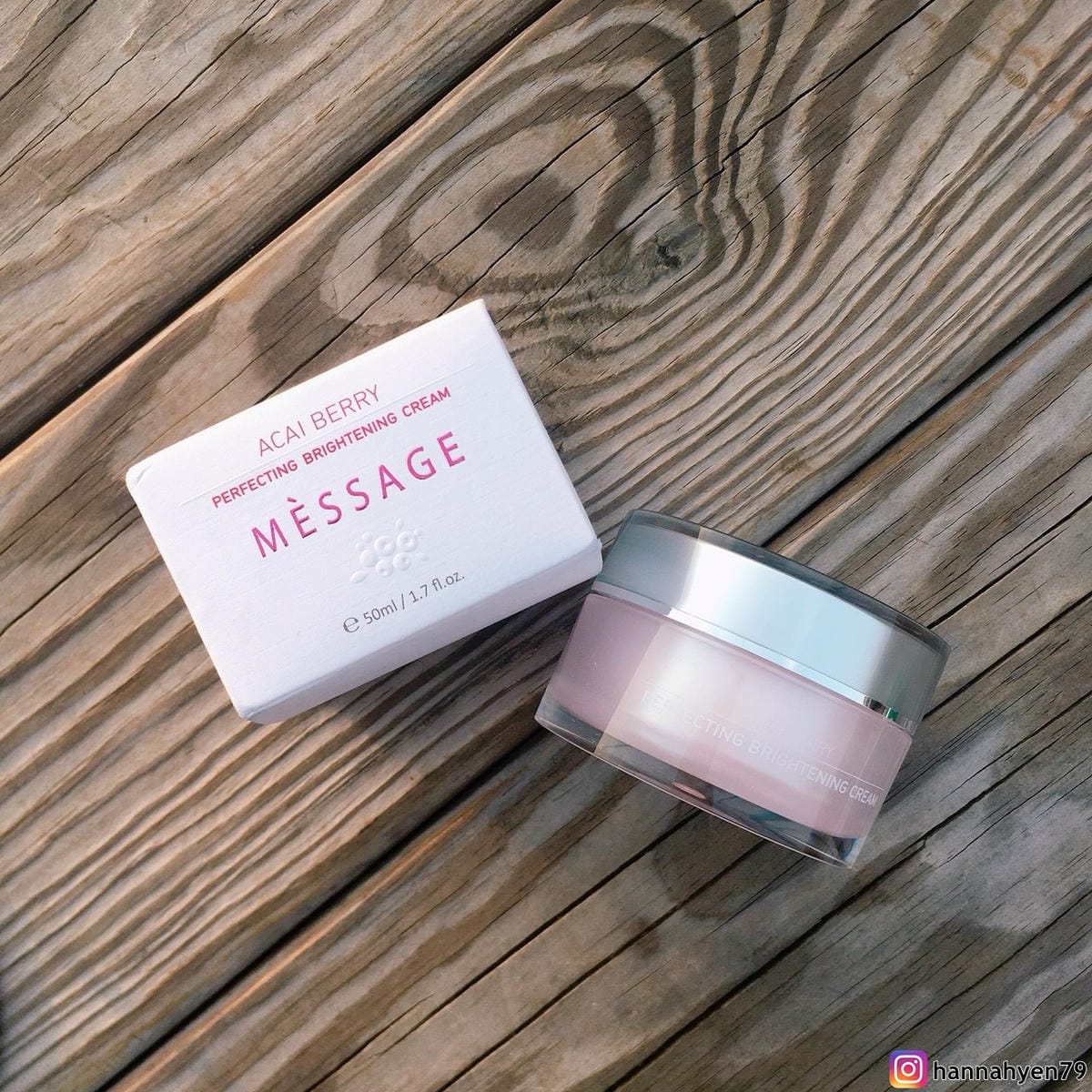 台灣保養品牌║日常保養║保養║保濕║肌膚護理║精華液║Essence║Moisturizer║Cream║SkinCareProducts║Mèssage 肌膚啟示 台灣保養品牌║日常保養║保養║保濕║肌膚護理║精華液║Essence║Moisturizer║Cream║SkinCareProducts║Mèssage 肌膚啟示