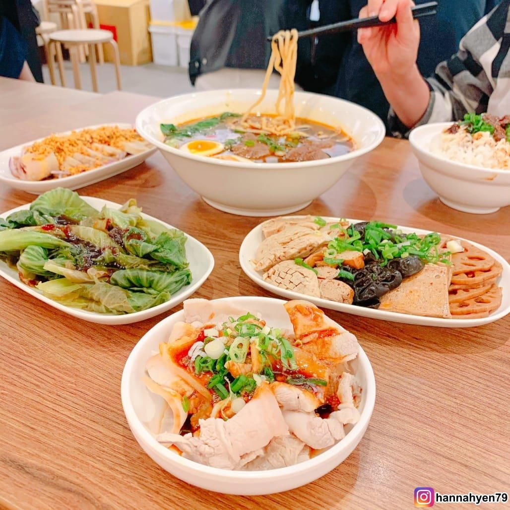 重慶麻辣牛肉麵║南龍麵屋║永春麻辣║永春牛肉麵║台北美食║信義區美食║信義美食║捷運永春站║台灣美食║永春美食║台北食記║網美集散地║網美景點║台北小吃║台北 美食 推薦 重慶麻辣牛肉麵║南龍麵屋║永春麻辣║永春牛肉麵║台北美食║信義區美食║信義美食║捷運永春站║台灣美食║永春美食║台北食記║網美集散地║網美景點║台北小吃║台北 美食 推薦