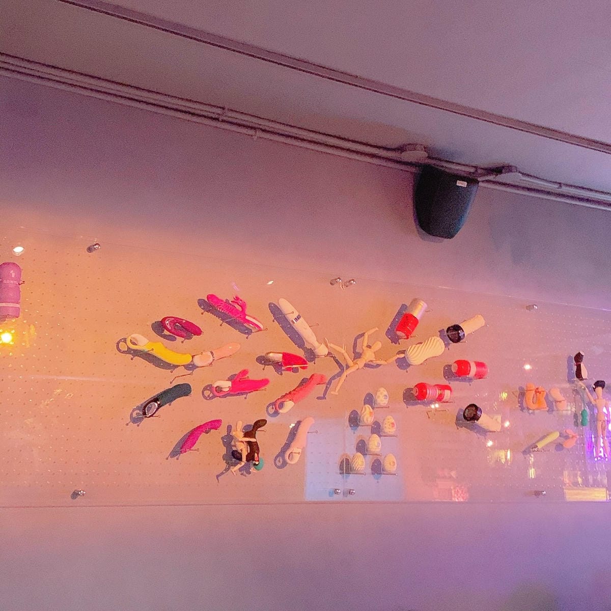 房間餐酒║The Room Bistro║台北特色餐廳║台北餐酒館推薦║台北主題餐廳║東區美食║大安區美食║台北美食║台北酒吧║台北餐廳║東區酒吧║台北宵夜║忠孝復興美食