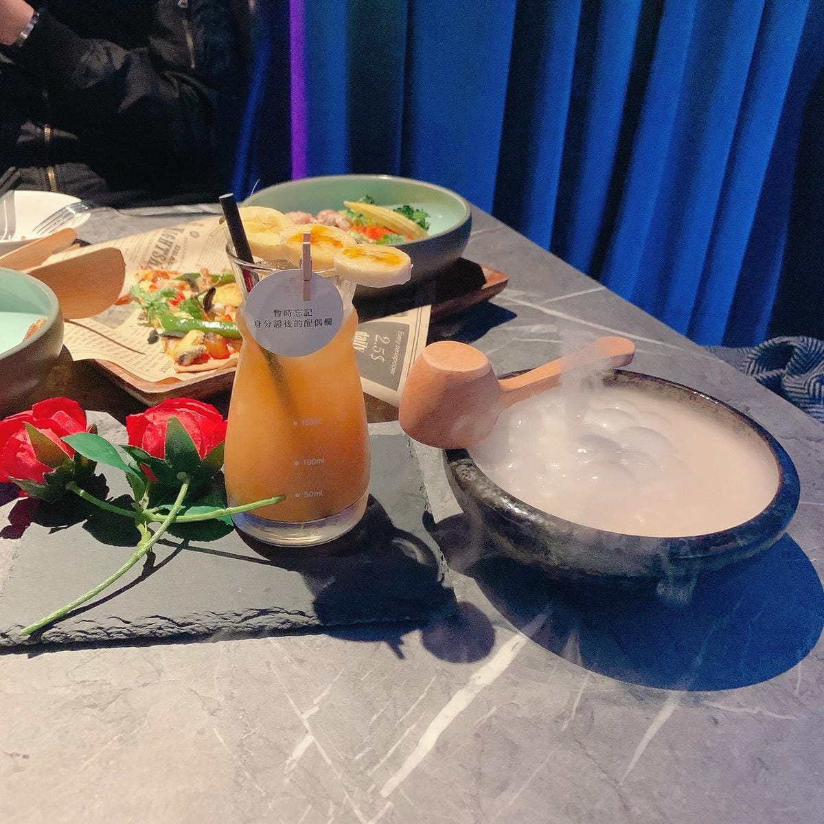房間餐酒║The Room Bistro║台北特色餐廳║台北餐酒館推薦║台北主題餐廳║東區美食║大安區美食║台北美食║台北酒吧║台北餐廳║東區酒吧║台北宵夜║忠孝復興美食