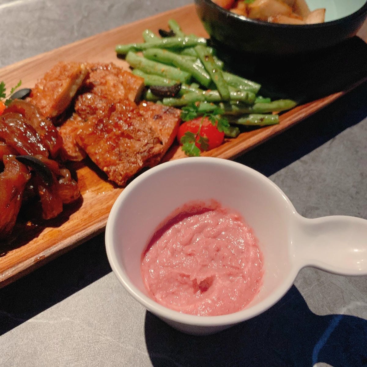 房間餐酒║The Room Bistro║台北特色餐廳║台北餐酒館推薦║台北主題餐廳║東區美食║大安區美食║台北美食║台北酒吧║台北餐廳║東區酒吧║台北宵夜║忠孝復興美食