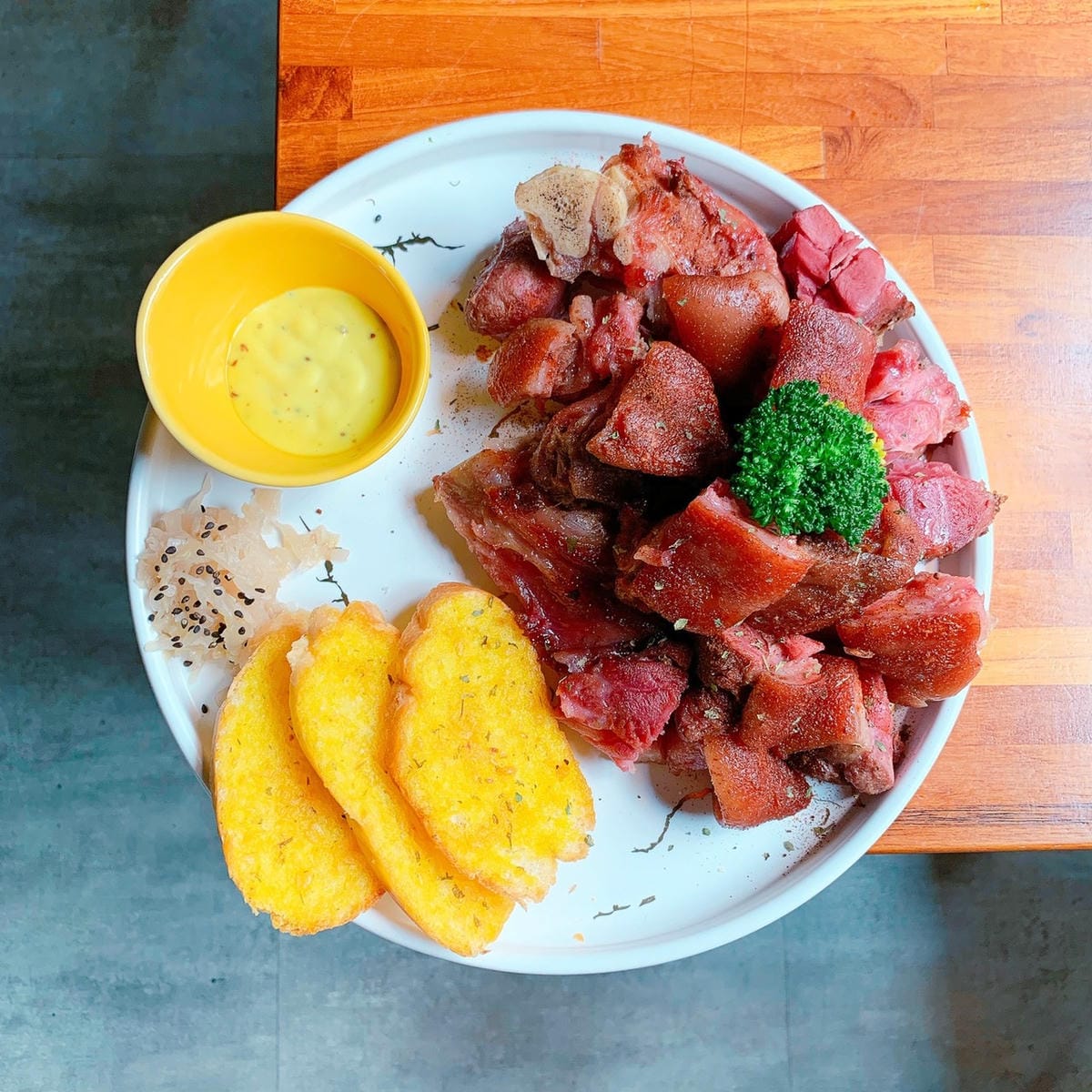 高雄愛河║義饗 Yi Shang║高雄美食║前金美食║前金區美食║鹽埕美食║高雄美食地圖║高雄食記║義大利麵║高雄餐廳║pasta║高雄義大利麵║高雄旅遊║高雄景點