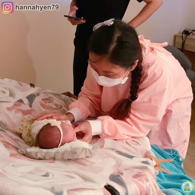 台北新生兒攝影推薦║嬰悅新生兒寫真║到府拍攝║寶寶攝影║嬰兒攝影║新生兒拍攝║寶寶寫真║嬰兒寫真║月子中心 新生兒 攝影║新北市新生兒攝影║全家福║滿月照║彌月卡