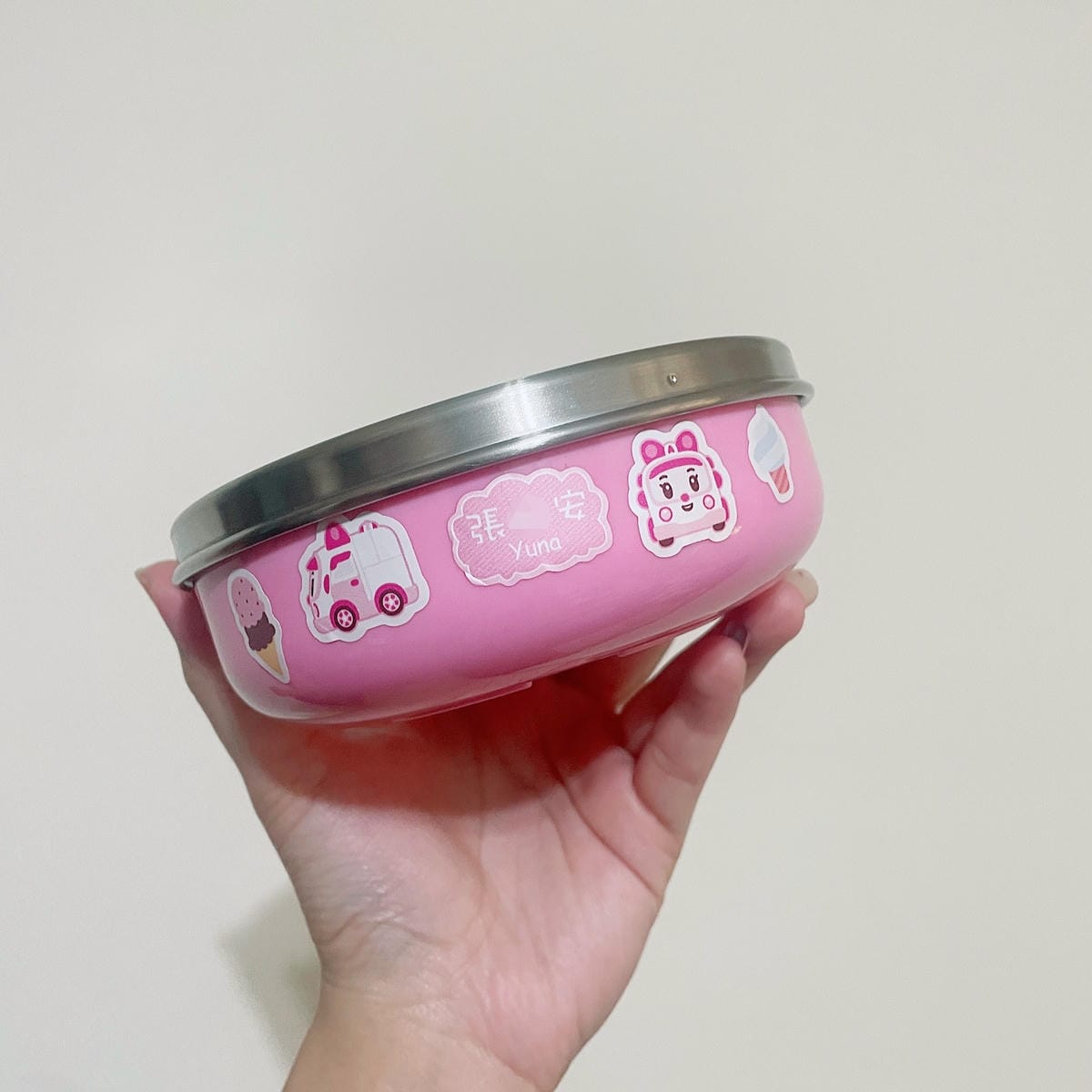 育兒好物║ 作伴║幼稚園防水耐高溫姓名貼║三色碗推薦║ 幼兒園準備║托嬰準備║姓名貼推薦║幼兒園不繡鋼杯推薦║育兒分享║我不要變成黃臉婆