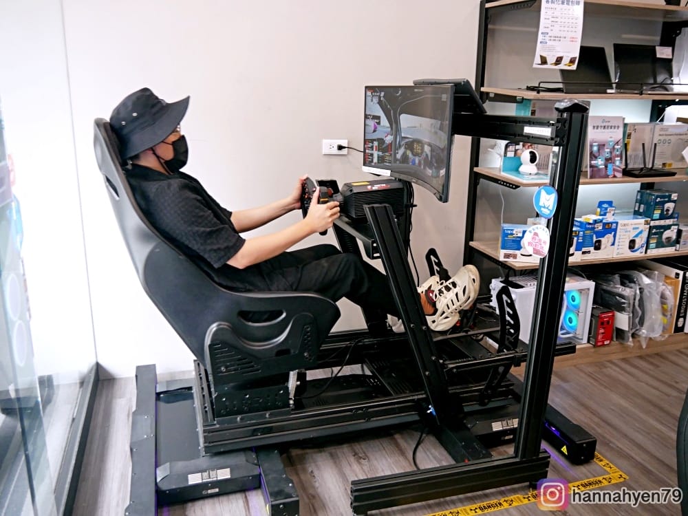 全台唯一免費體驗超擬真動態賽車模擬器║米特3C數位║ 高雄楠梓║高雄3C║高雄景點║原價屋║3C開箱║高雄電腦║高雄電競║高雄室內景點 全台唯一免費體驗超擬真動態賽車模擬器║米特3C數位║ 高雄楠梓║高雄3C║高雄景點║原價屋║3C開箱║高雄電腦║高雄電競║高雄室內景點