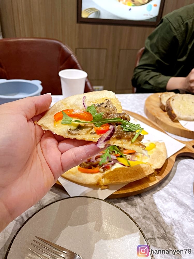 成真咖啡 ComeTrue CAFE 高雄義享天地店║ 高雄鼓山║高雄美食║高雄景點║高雄旅遊║高雄餐廳║高雄咖啡║高雄早午餐║高雄義大利麵