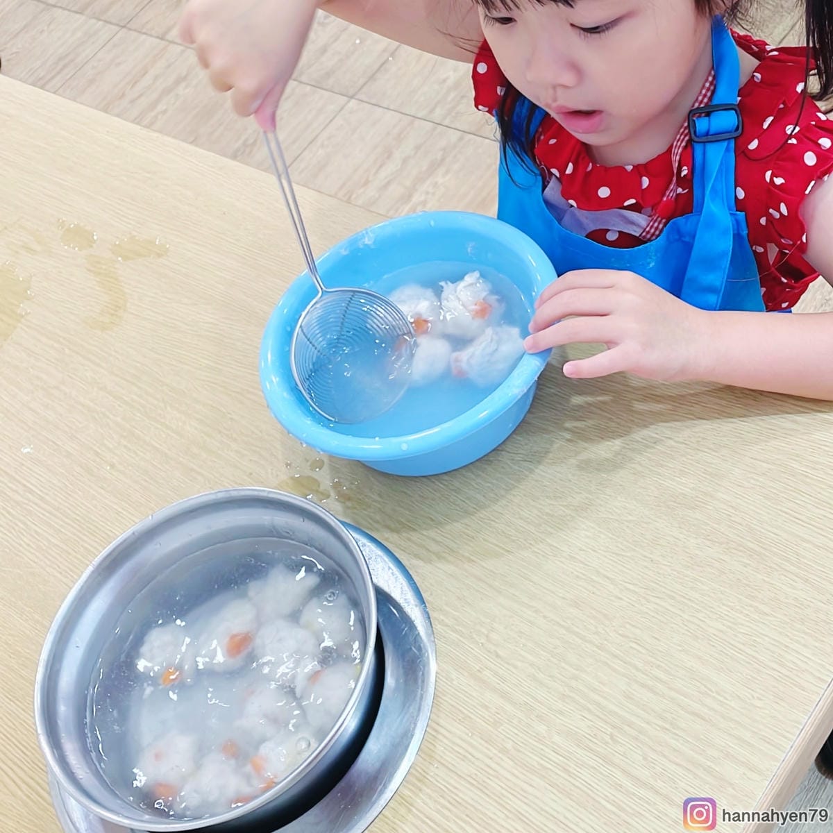 高雄親子景點|宏裕行花枝丸館|DIY花枝丸+限定套色印章+海鮮餐廳|高雄美食║高雄觀光工廠║高雄餐廳║高雄旅遊║高雄旅行 高雄親子景點|宏裕行花枝丸館|DIY花枝丸+限定套色印章+海鮮餐廳|高雄美食║高雄觀光工廠║高雄餐廳║高雄旅遊║高雄旅行